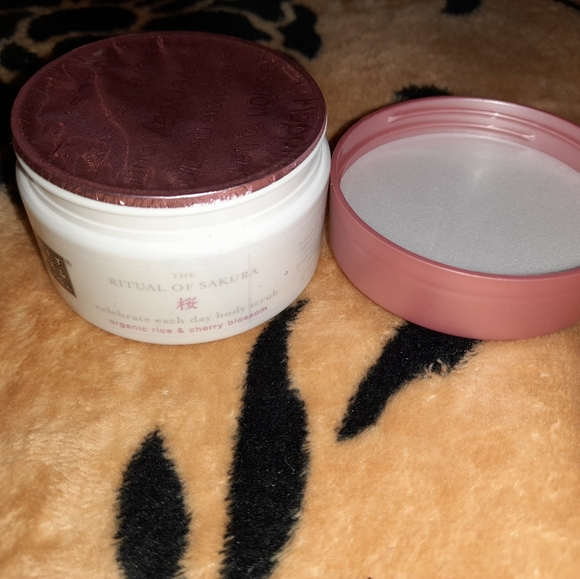 🔴Body scrub - Picture 2 of 2